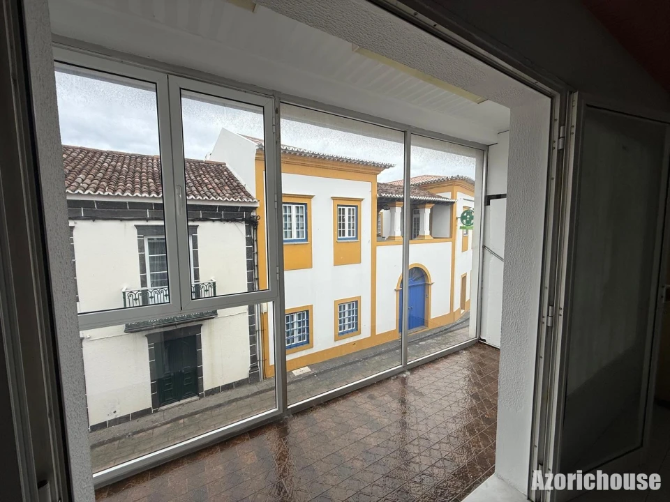 Prédio para Venda em Rabo de Peixe Foto 8