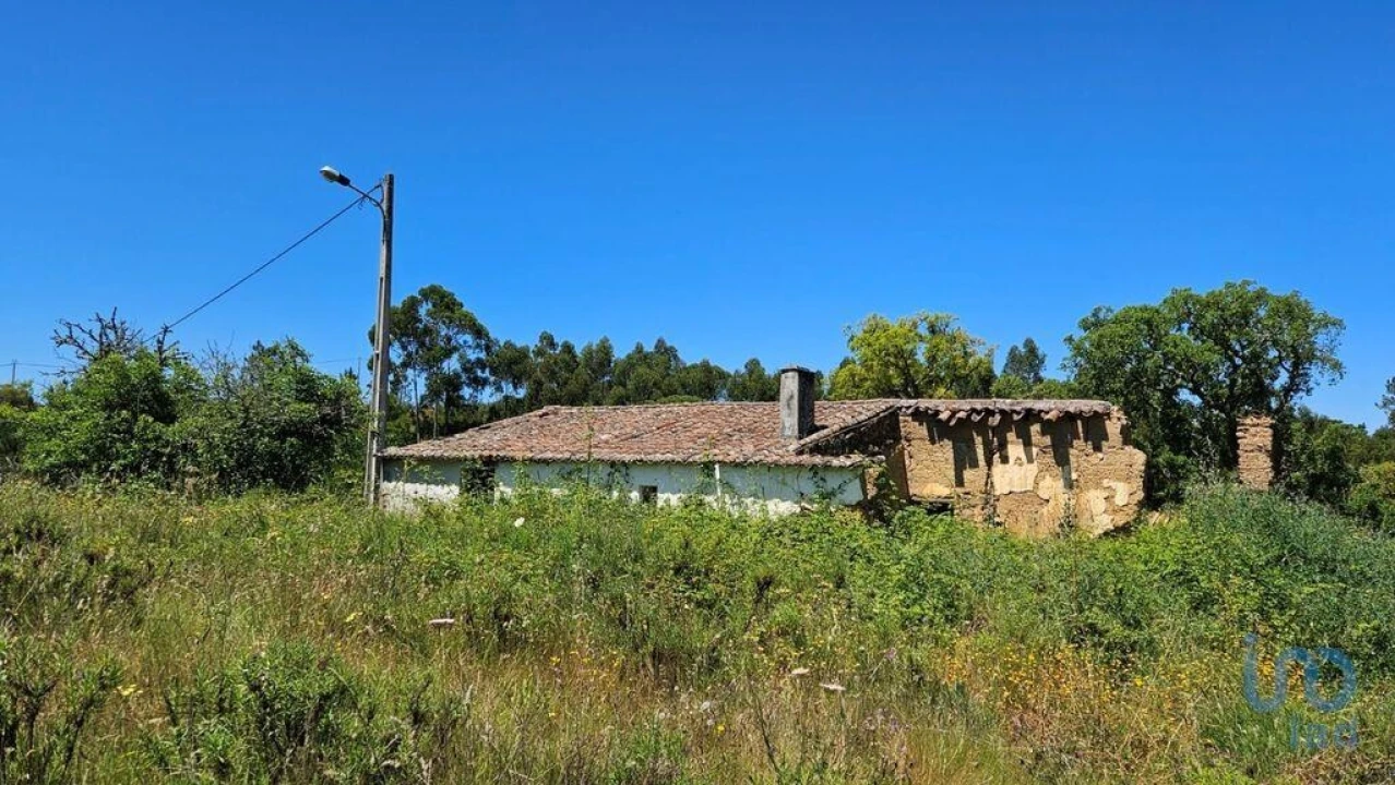 Moradia T2 para Venda em São Teotónio Foto 1