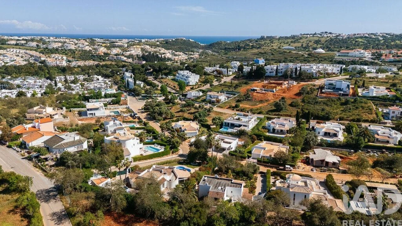 Moradia T3 para Venda em Albufeira e Olhos de Água Foto 28