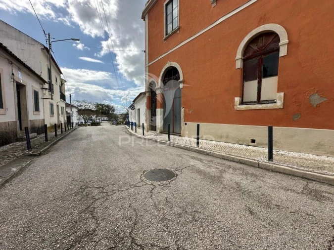 Prédio para Venda em Alcanhões Foto 2
