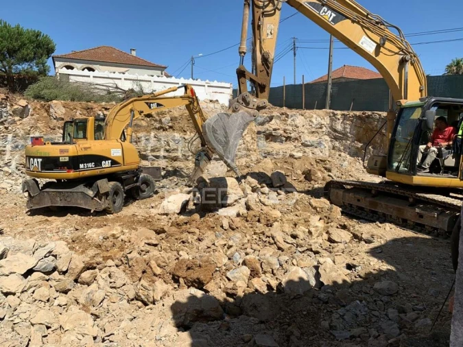 Terreno para Venda em Rio de Mouro Foto 6
