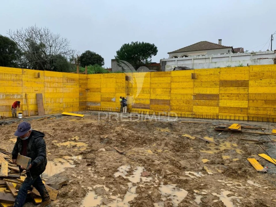 Terreno para Venda em Rio de Mouro Foto 13