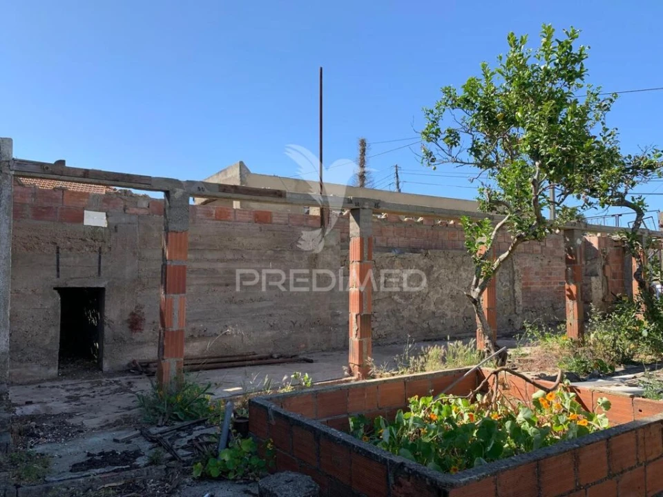 Terreno para Venda em Rio de Mouro Foto 4