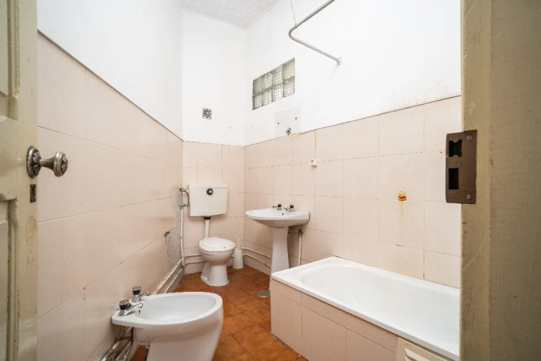 Prédio para Venda em Gouveia (São Pedro e São Julião) Foto 16