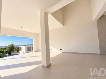 Moradia T4 para Venda em Estômbar e Parchal