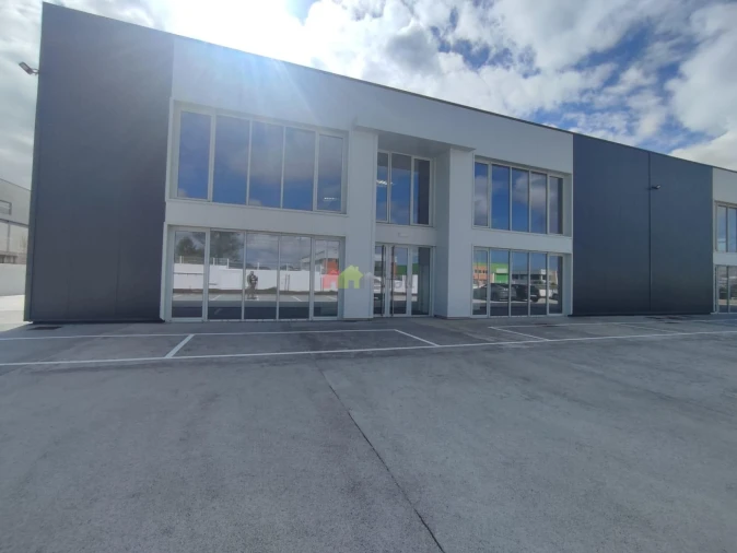 Armazém para Arrendamento em Moita Foto 1