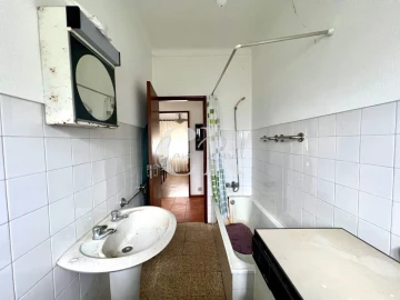 Moradia T2 para Venda em Castanheira de Pêra e Coentral