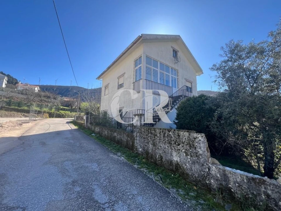 Moradia T2 para Venda em Castanheira de Pêra e Coentral Foto 1