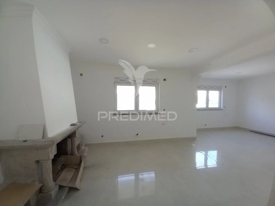 Moradia T5 para Venda em Amora Foto 4