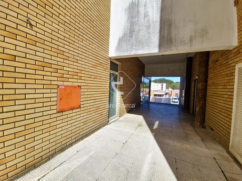 Loja para Arrendamento em Ponte da Barca, V.N. Muía, Paço Vedro Magalhães Foto 10