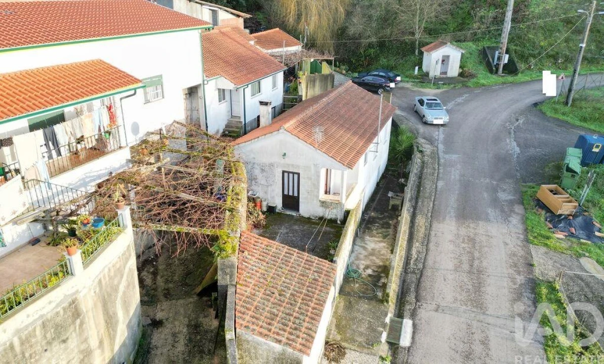 Moradia T3 para Venda em Vila Nova Foto 25