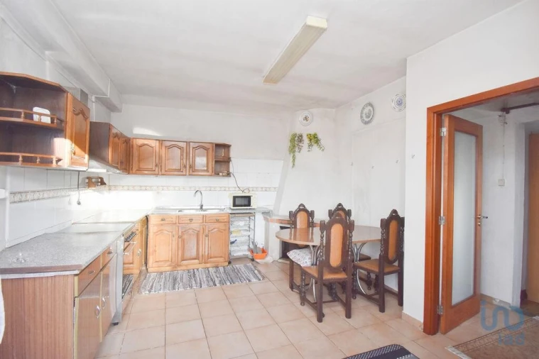 Moradia T3 para Venda em Vila Nova Foto 6