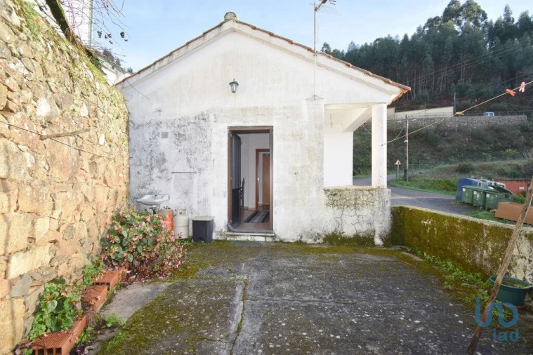 Moradia T3 para Venda em Vila Nova Foto 4