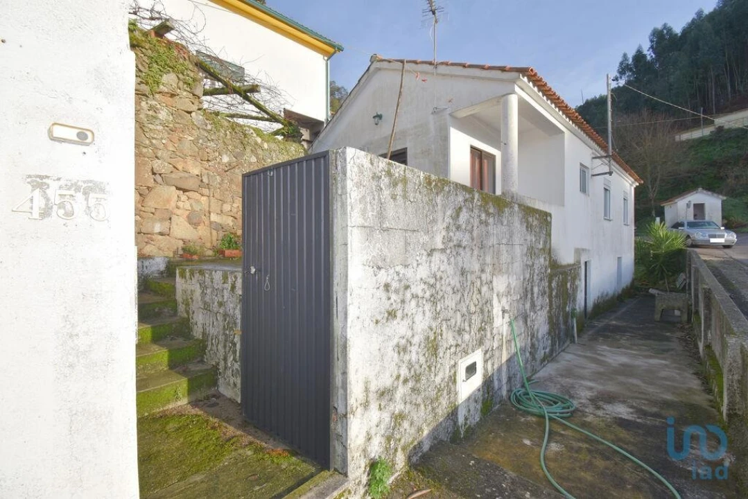 Moradia T3 para Venda em Vila Nova Foto 3