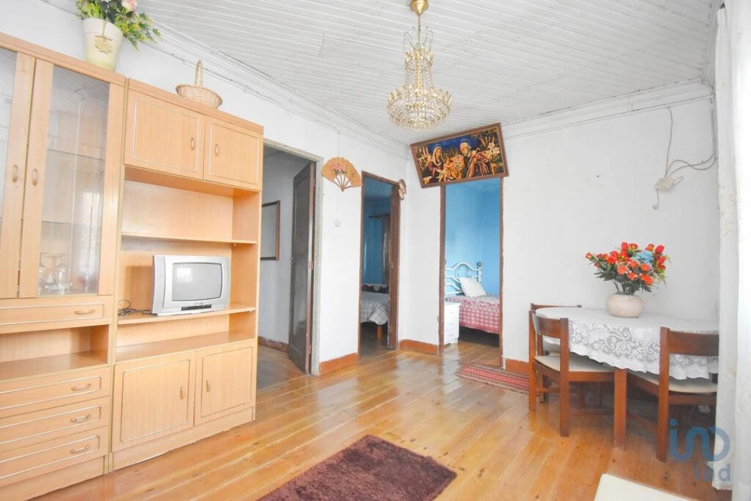 Moradia T3 para Venda em Vila Nova Foto 9