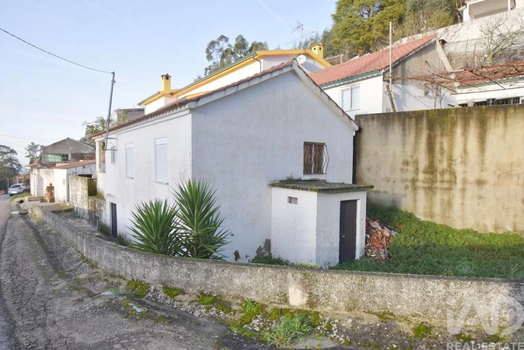 Moradia T3 para Venda em Vila Nova Foto 24