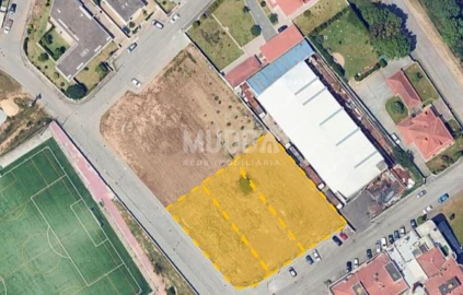 Terreno para Venda em Paços de Brandão