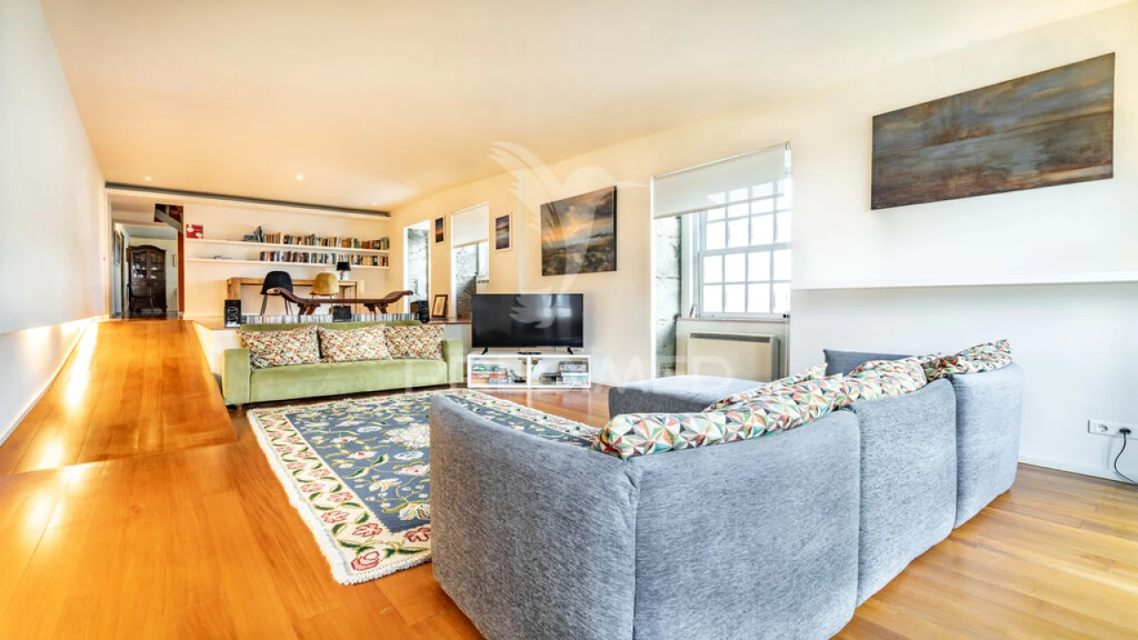 Moradia T5 para Venda em Angra (São Pedro) Foto 1