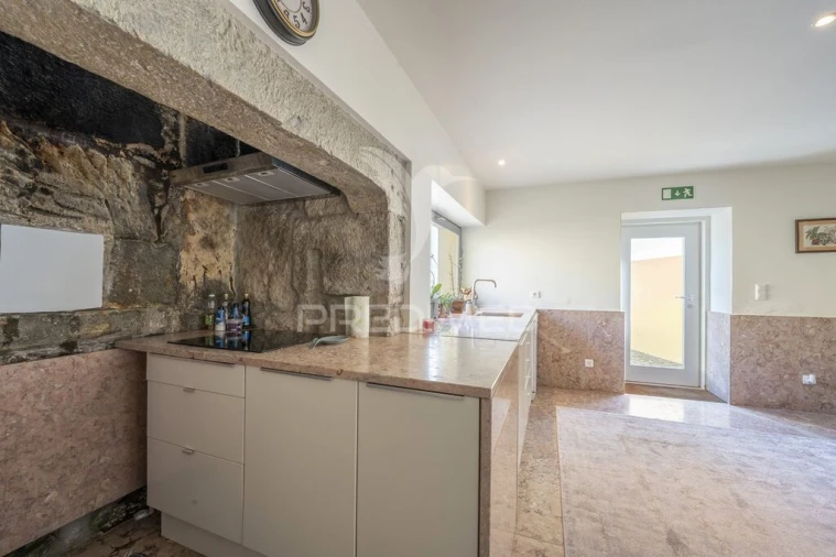 Moradia T5 para Venda em Angra (São Pedro) Foto 13