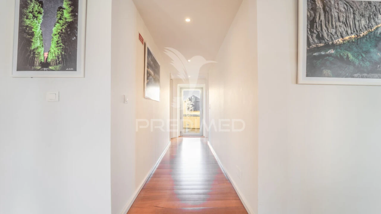 Moradia T5 para Venda em Angra (São Pedro) Foto 8