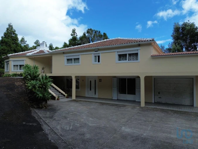 Moradia T8 para Venda em Piedade Foto 3