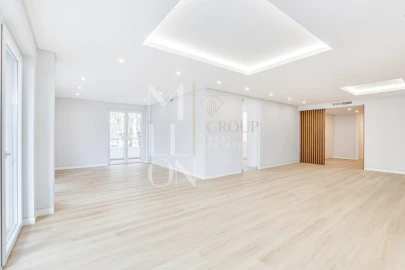 Apartamento T3 para Venda em Carcavelos e Parede