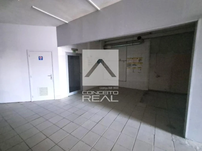 Loja para Arrendamento em Gondomar (São Cosme), Valbom e Jovim Foto 8