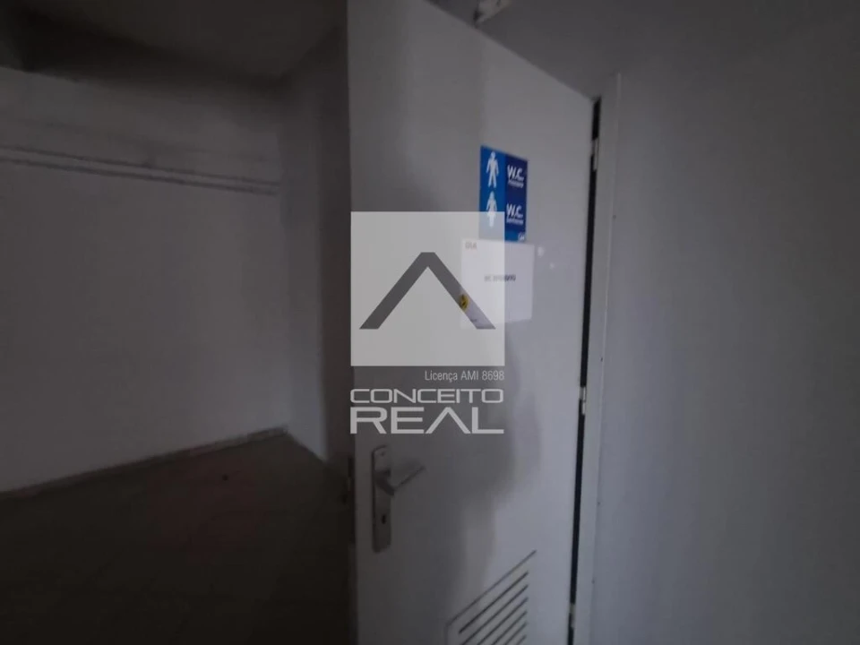 Loja para Arrendamento em Gondomar (São Cosme), Valbom e Jovim Foto 23