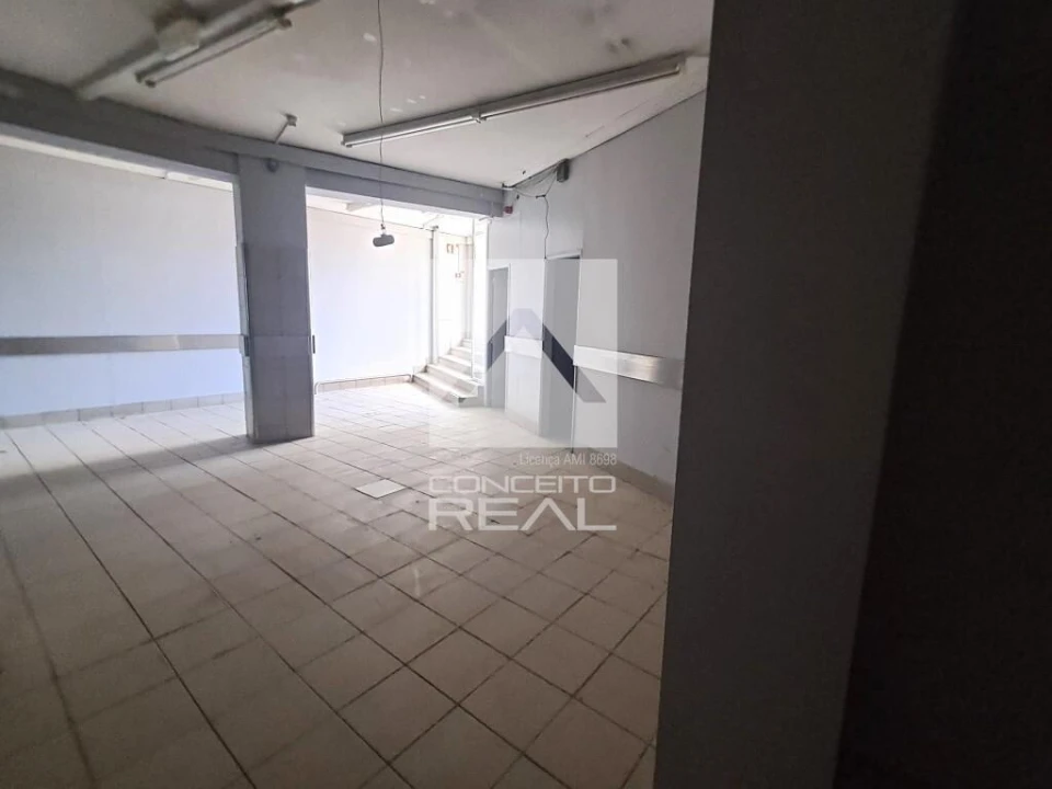 Loja para Arrendamento em Gondomar (São Cosme), Valbom e Jovim Foto 3