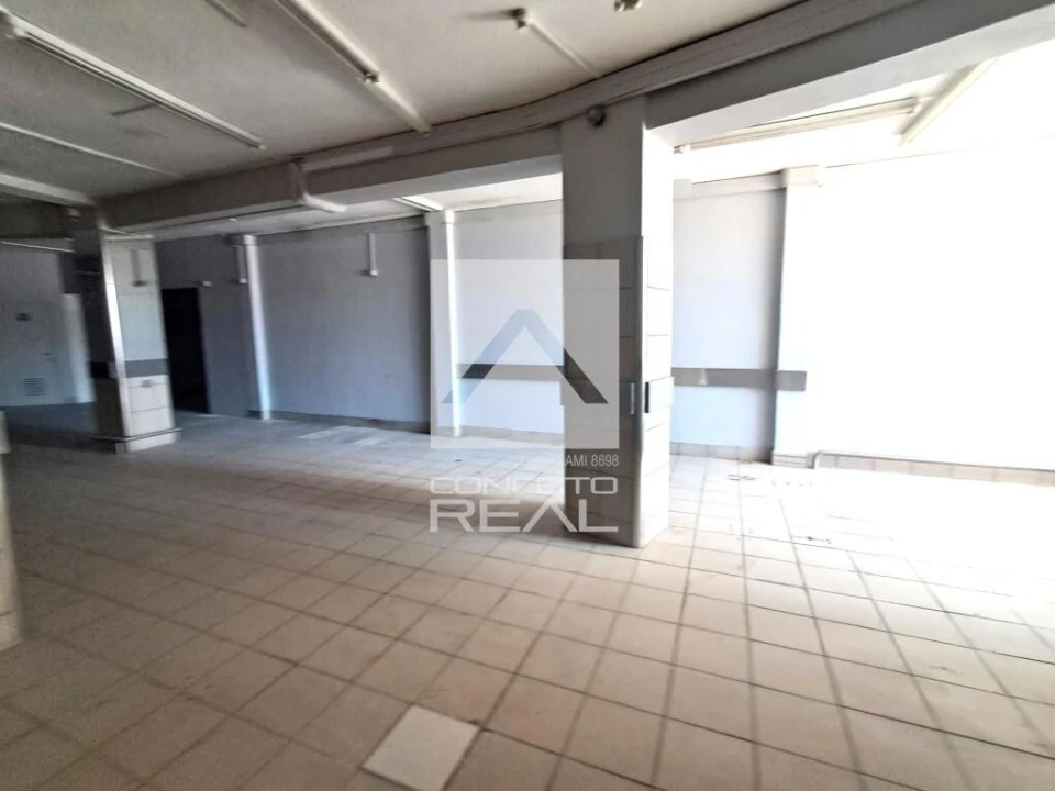 Loja para Arrendamento em Gondomar (São Cosme), Valbom e Jovim Foto 4