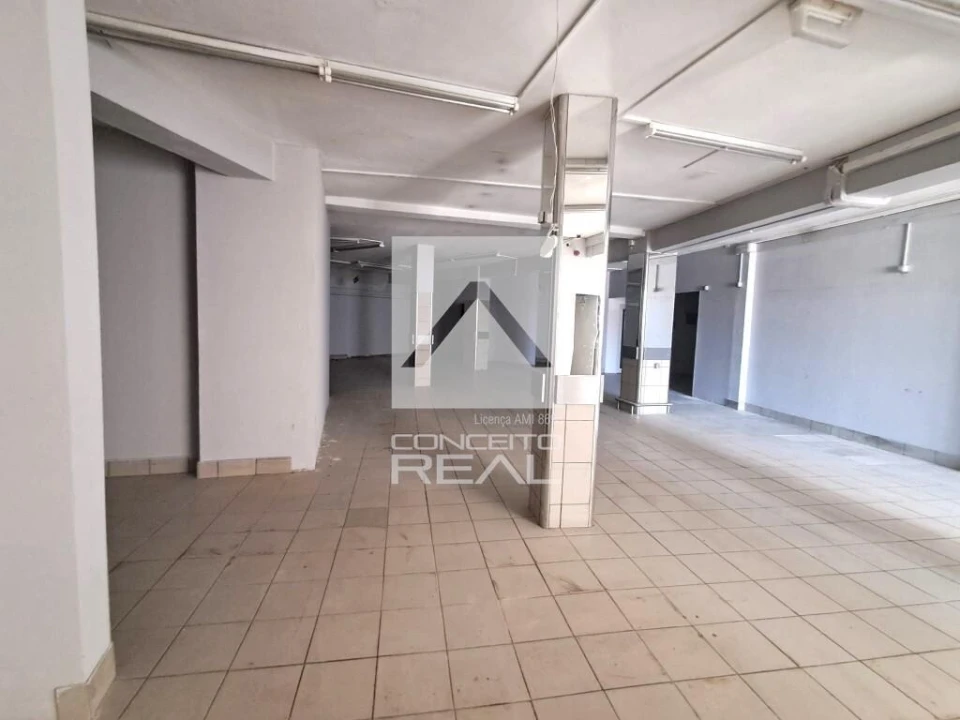 Loja para Arrendamento em Gondomar (São Cosme), Valbom e Jovim Foto 5