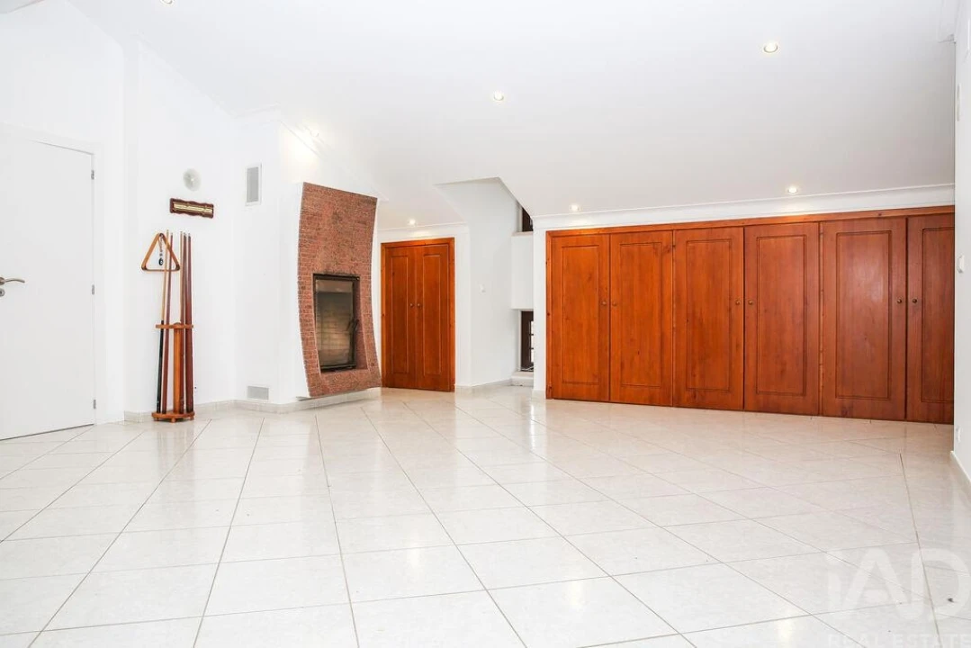 Moradia T5 para Venda em Campelos e Outeiro da Cabeça Foto 17