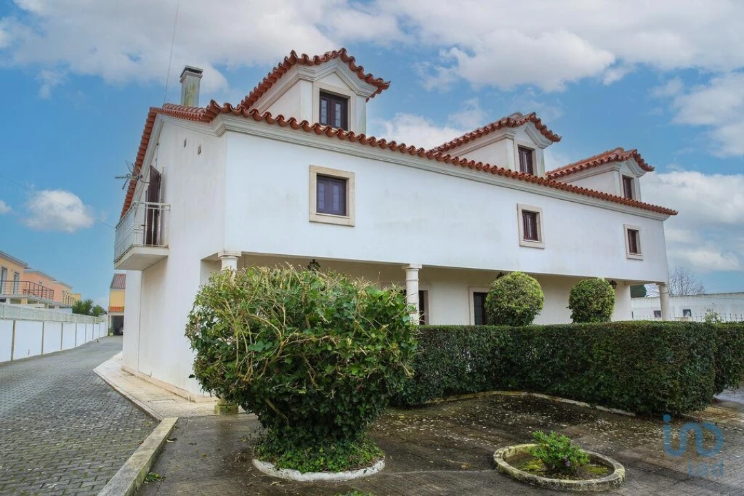 Moradia T5 para Venda em Campelos e Outeiro da Cabeça Foto 4