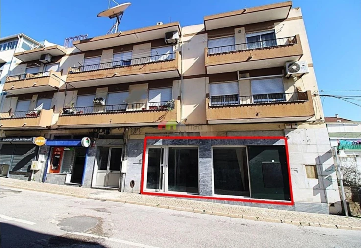 Loja para Venda em Baixa da Banheira e Vale da Amoreira