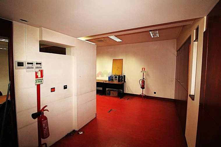 Loja para Venda em Baixa da Banheira e Vale da Amoreira Foto 11