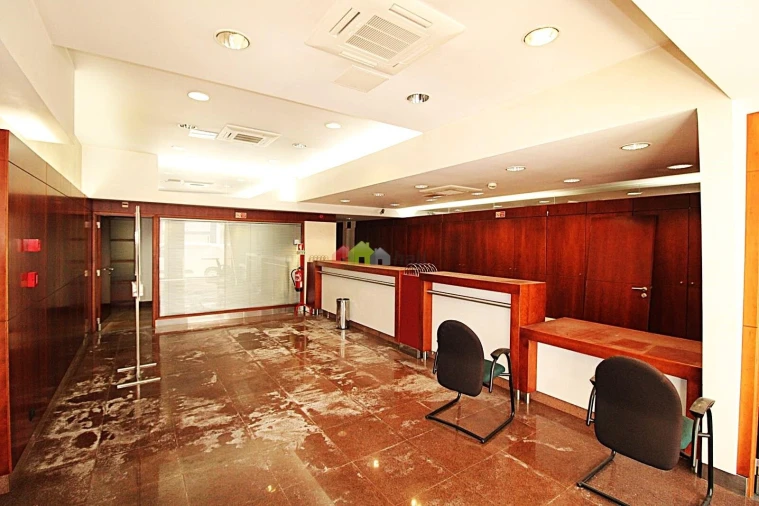 Loja para Venda em Baixa da Banheira e Vale da Amoreira Foto 2