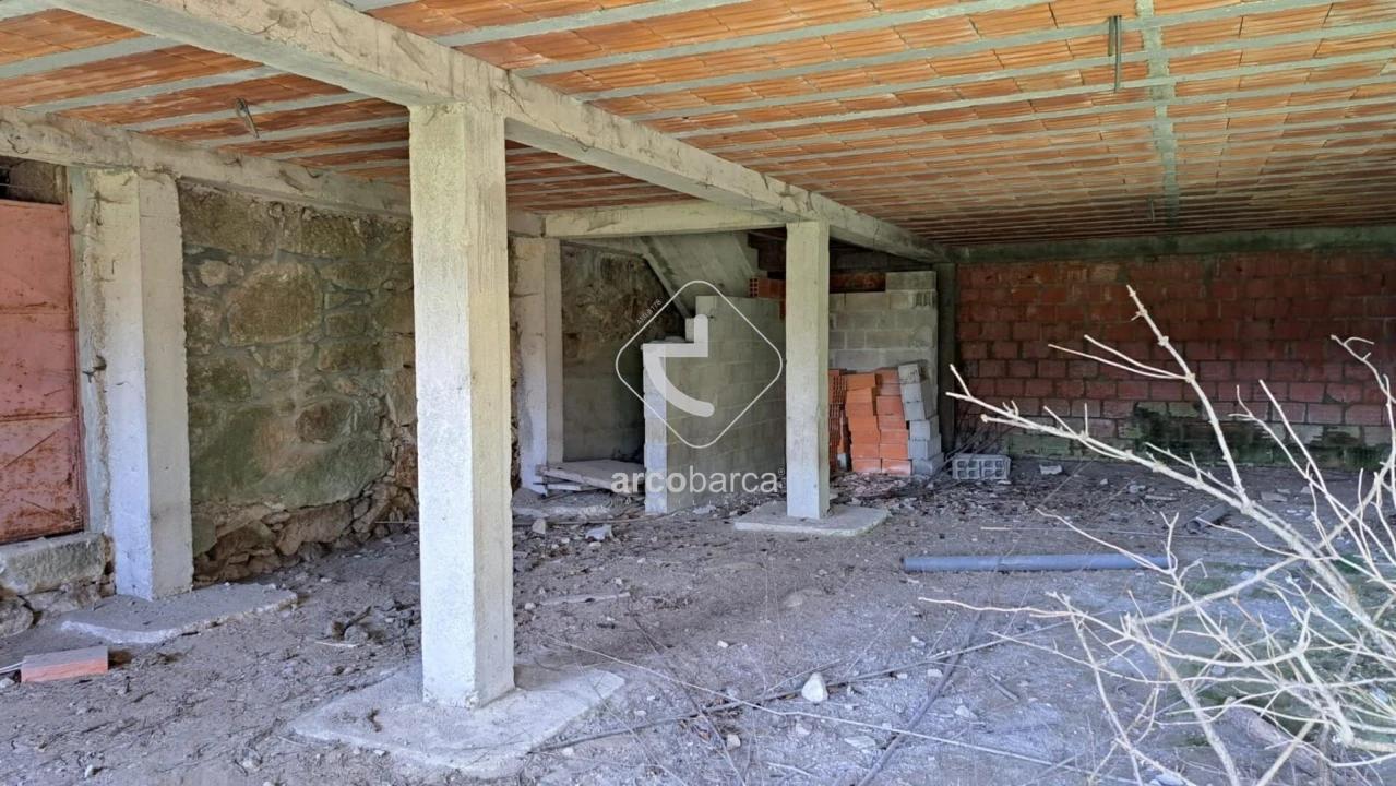 Moradia T4 para Venda em Gondoriz Foto 8