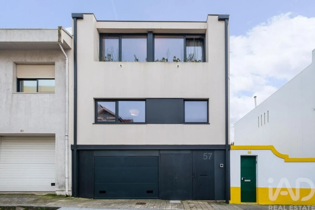 Moradia T7 para Venda em Paranhos Foto 1