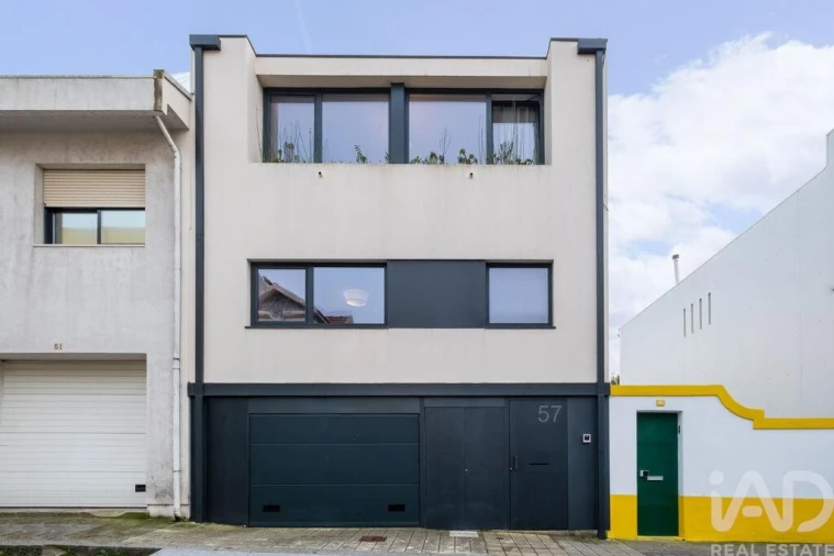 Moradia T7 para Venda em Paranhos