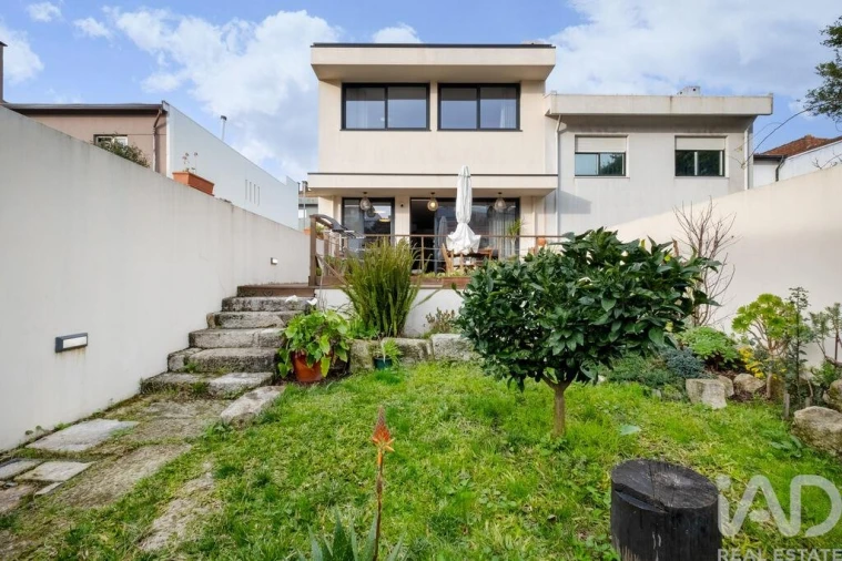 Moradia T7 para Venda em Paranhos Foto 16