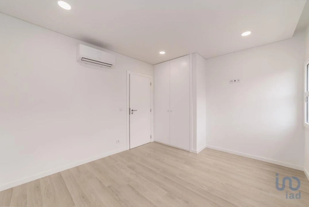 Apartamento T2 para Venda em Tavarede Foto 6