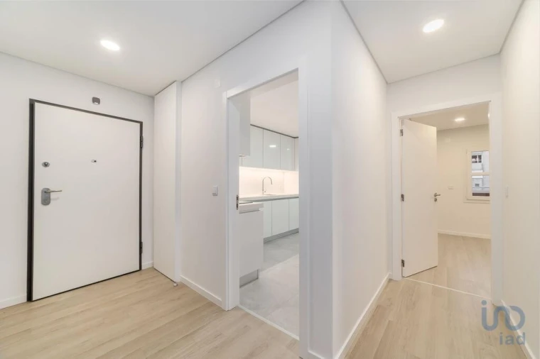 Apartamento T2 para Venda em Tavarede Foto 5