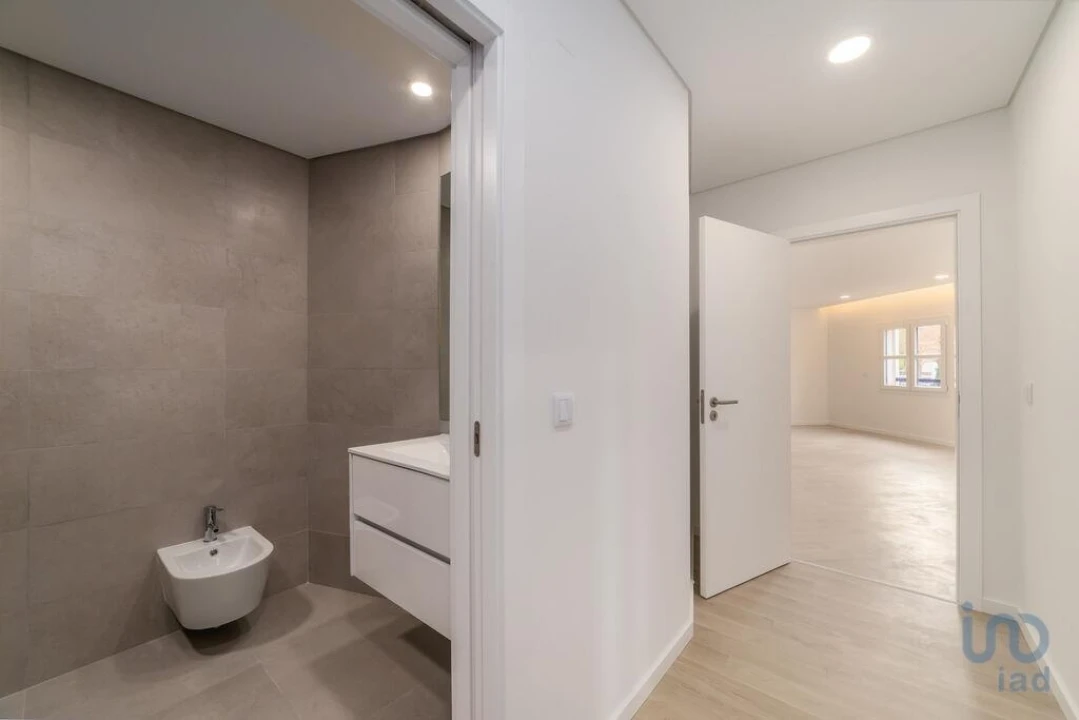 Apartamento T2 para Venda em Tavarede Foto 11