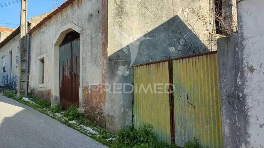 Armazém para Venda em Monsanto