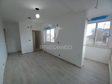 Apartamento T4 para Venda em Laranjeiro e Feijó