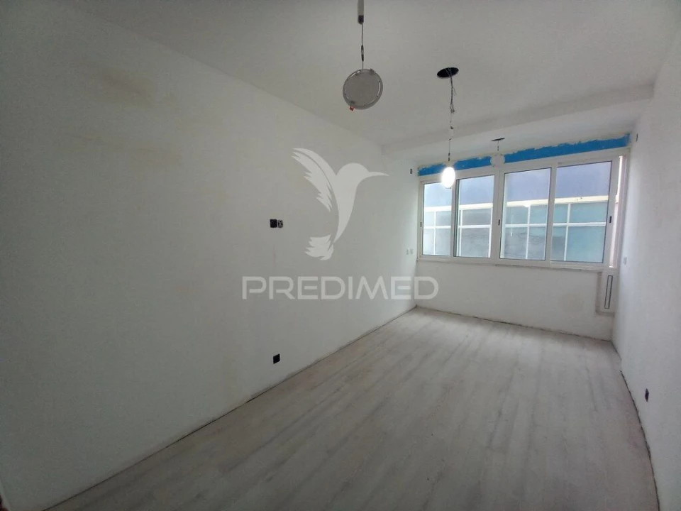 Apartamento T4 para Venda em Laranjeiro e Feijó Foto 15