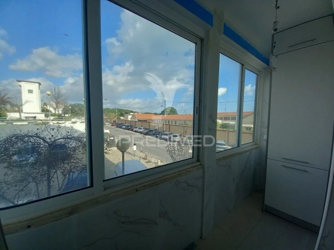 Apartamento T4 para Venda em Laranjeiro e Feijó Foto 3