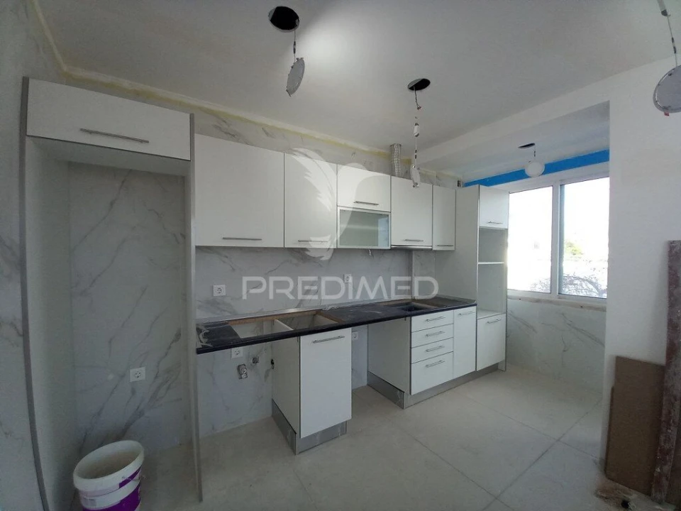 Apartamento T4 para Venda em Laranjeiro e Feijó Foto 5