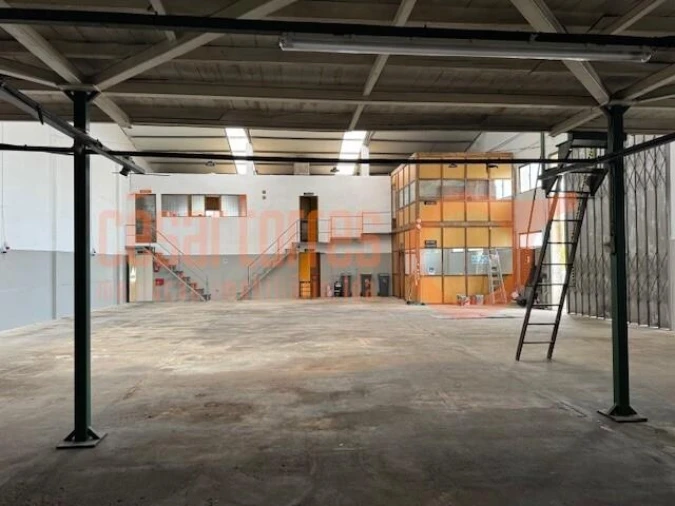 Armazém para Arrendamento em Canelas Foto 2