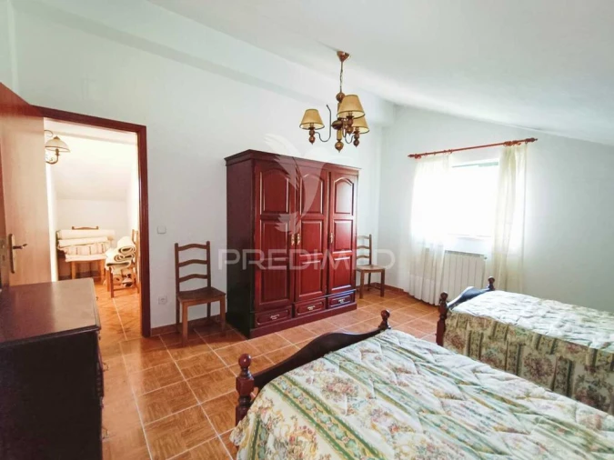 Moradia T9 para Venda em Gondemaria e Olival Foto 18